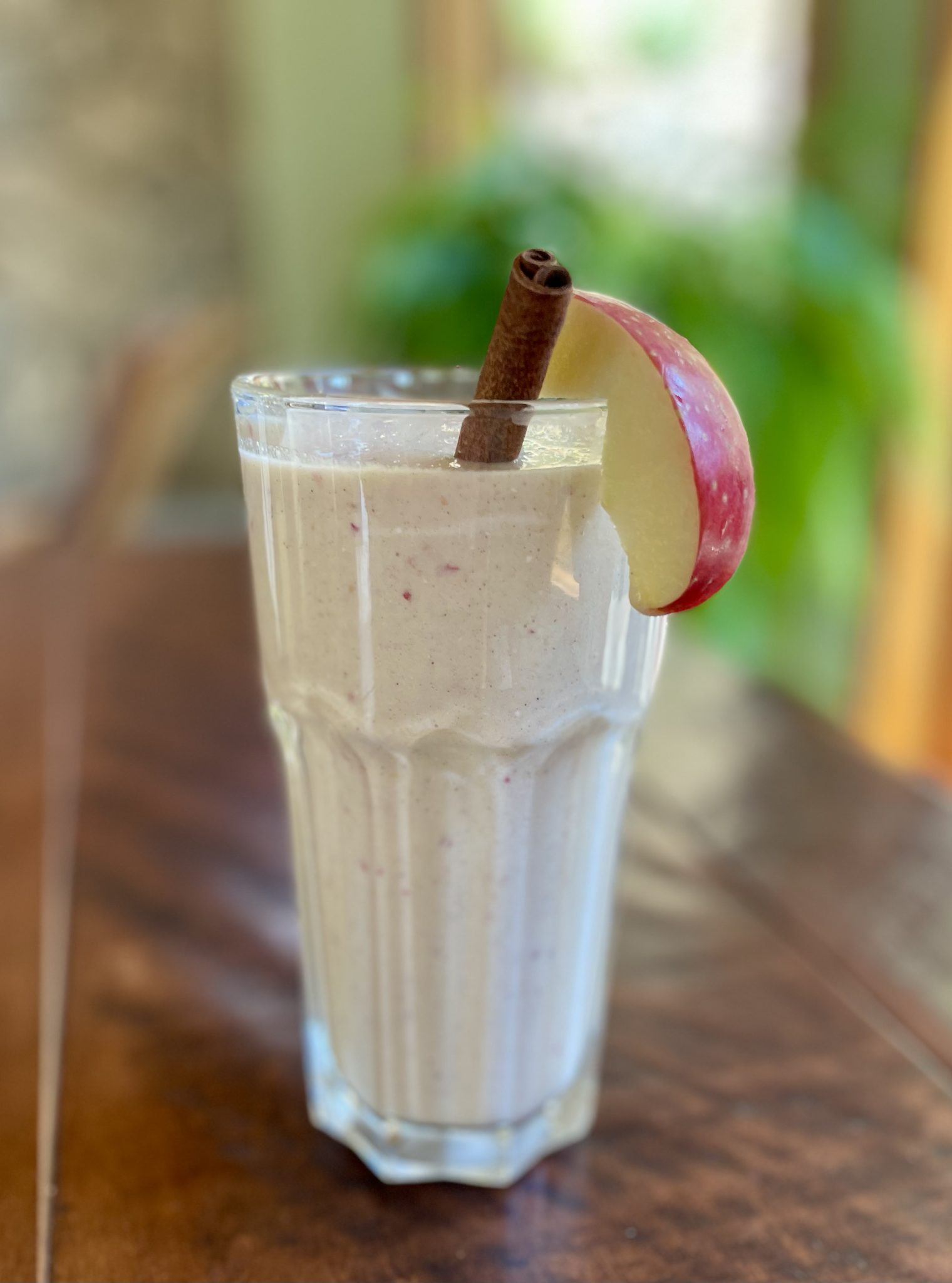 https://chelanranch.com/cdn/shop/articles/Cinnamon-Apple-Smoothie-1520x2048_583363e2-2dc5-44dd-80f3-819481c7e0f2.jpg?v=1756343553
