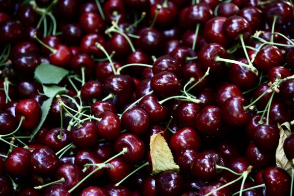 What are some of the health benefits of cherries?